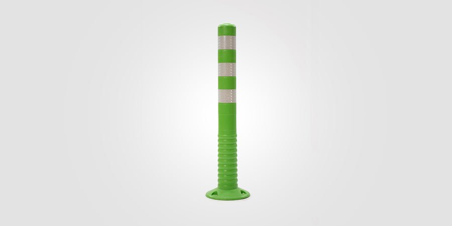 warning post green